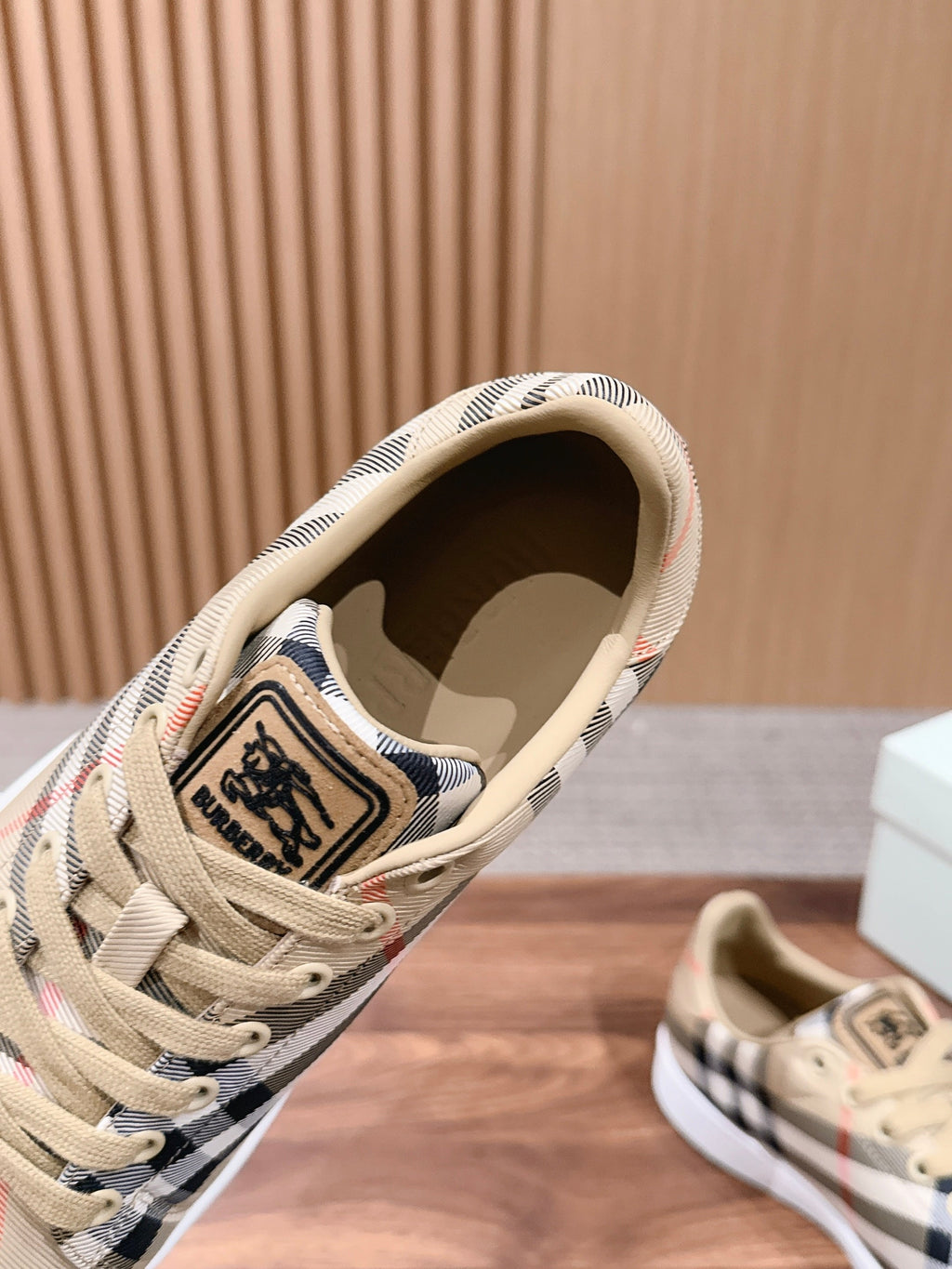 BURBERRY 26S SNEAKERS IN LIGHT BEIGE CANVAS PLAID