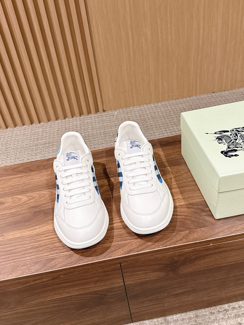 BURBERRY 26S SNEAKERS IN WHITE  SOFT CALFSKIN AND FABRIC
