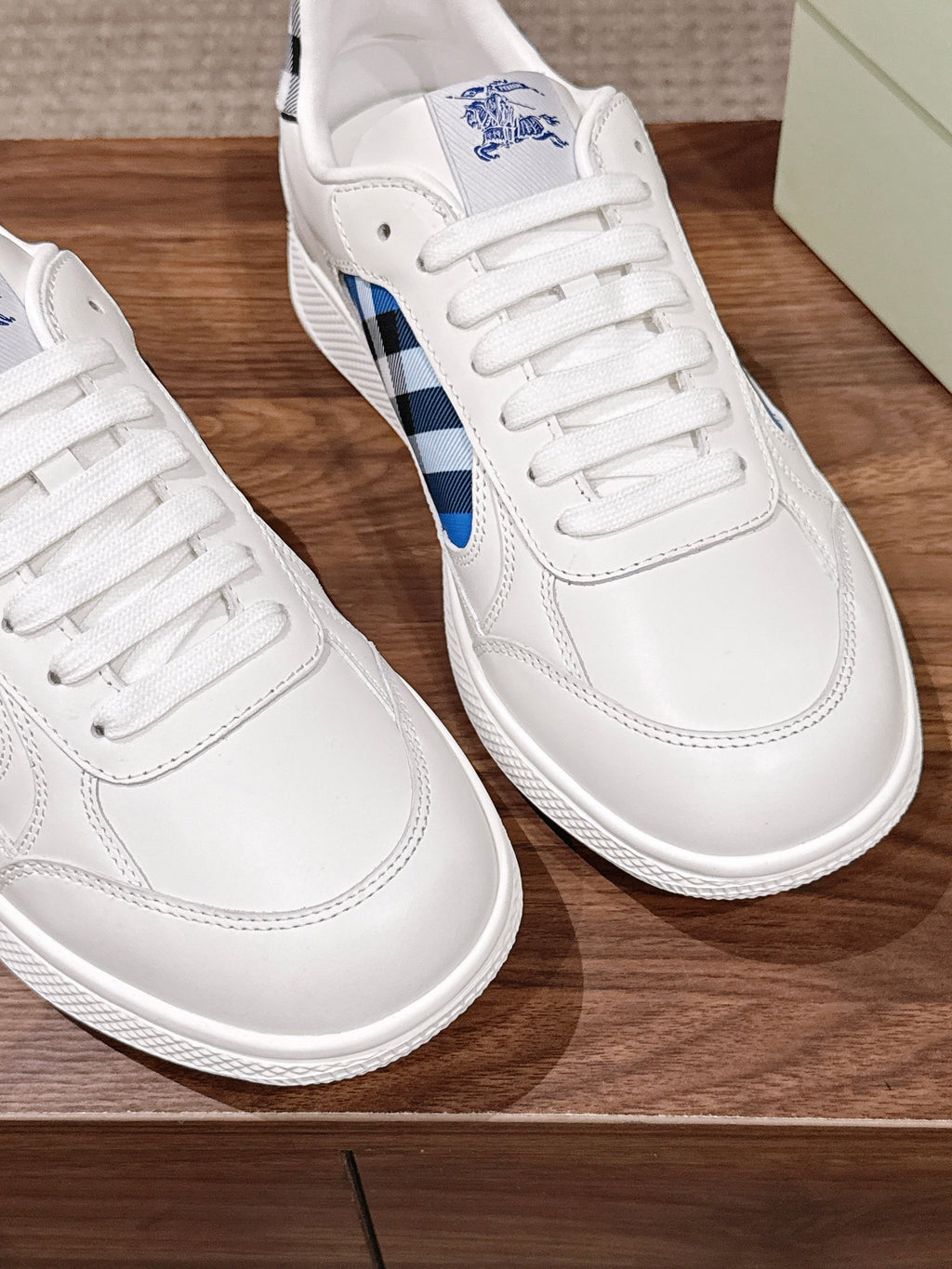BURBERRY 26S SNEAKERS IN WHITE  SOFT CALFSKIN AND FABRIC