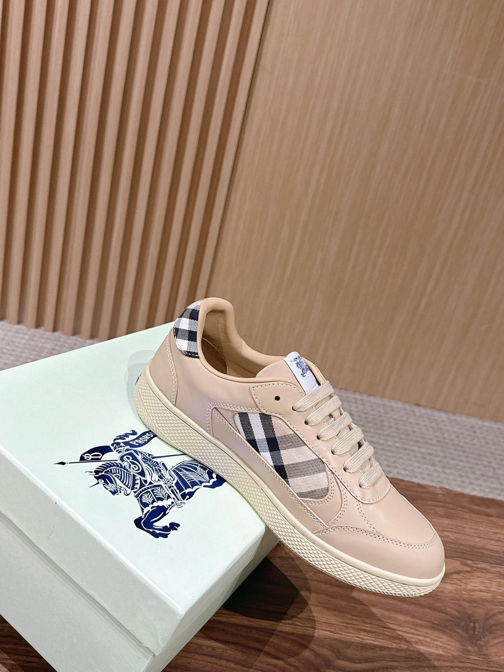 BURBERRY 26S SNEAKERS IN BEIGE SOFT CALFSKIN AND FABRIC