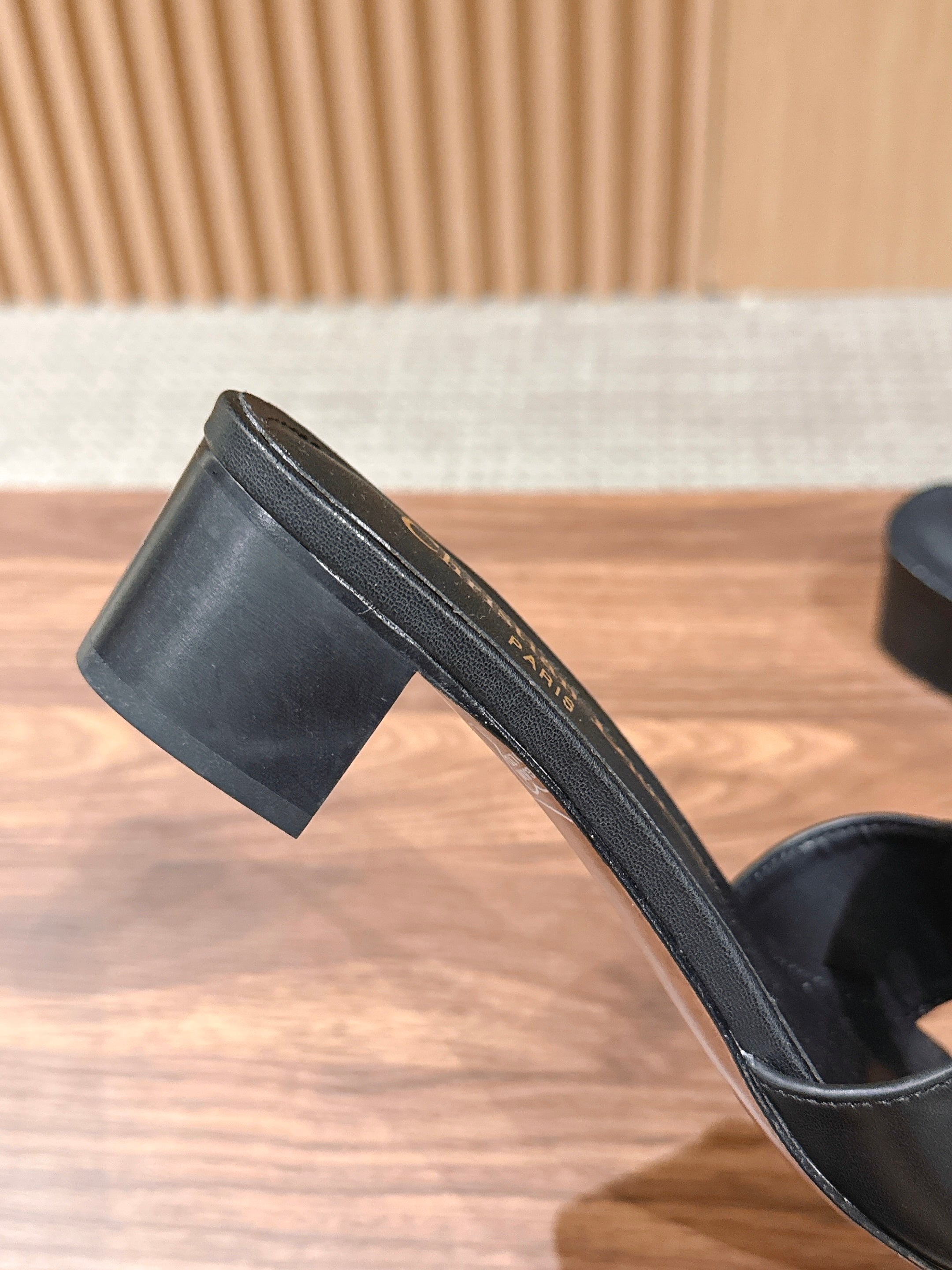 DIOR 26S LOW HEEL SLIDE SANDALS IN BLACK CALFSKIN PEARL GOLD BUCKLE