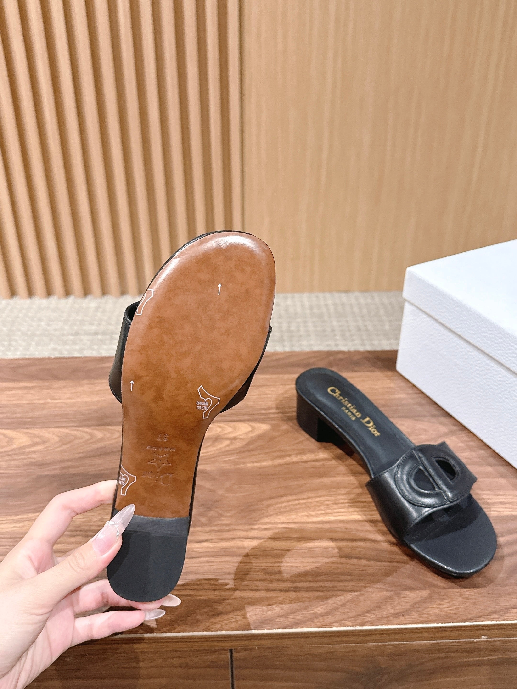 DIOR 26S LOW HEEL SLIDE SANDALS IN BLACK CALFSKIN PEARL GOLD BUCKLE