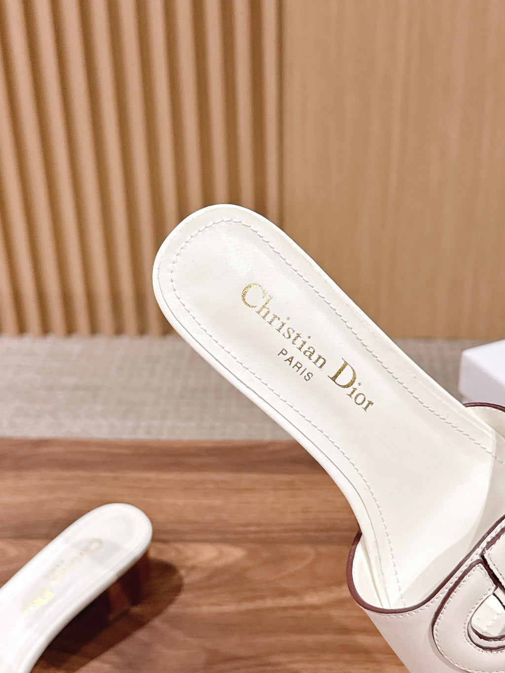 DIOR 26S LOW HEEL SLIDE SANDALS IN WHITE CALFSKIN PEARL GOLD BUCKLE