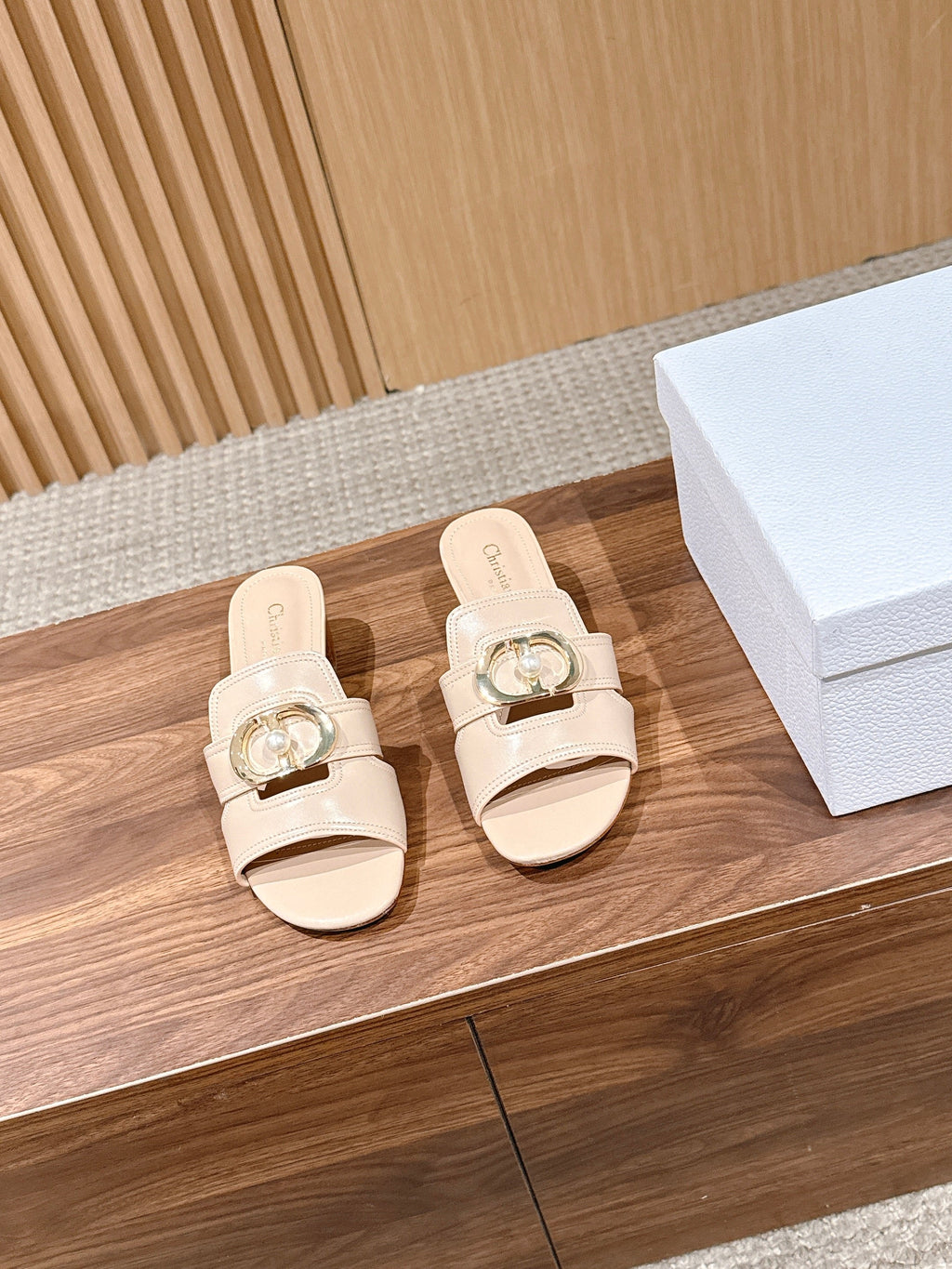DIOR 26S LOW HEEL SLIDE SANDALS IN BEIGE CALFSKIN GOLD PEARL BUCKLE