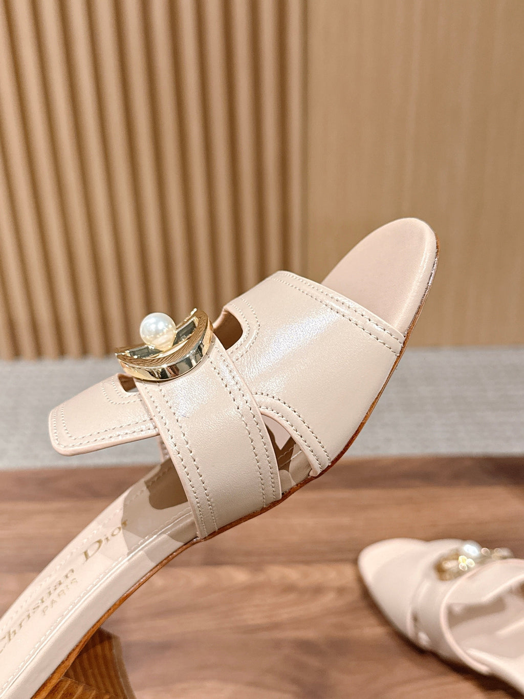 DIOR 26S LOW HEEL SLIDE SANDALS IN BEIGE CALFSKIN GOLD PEARL BUCKLE