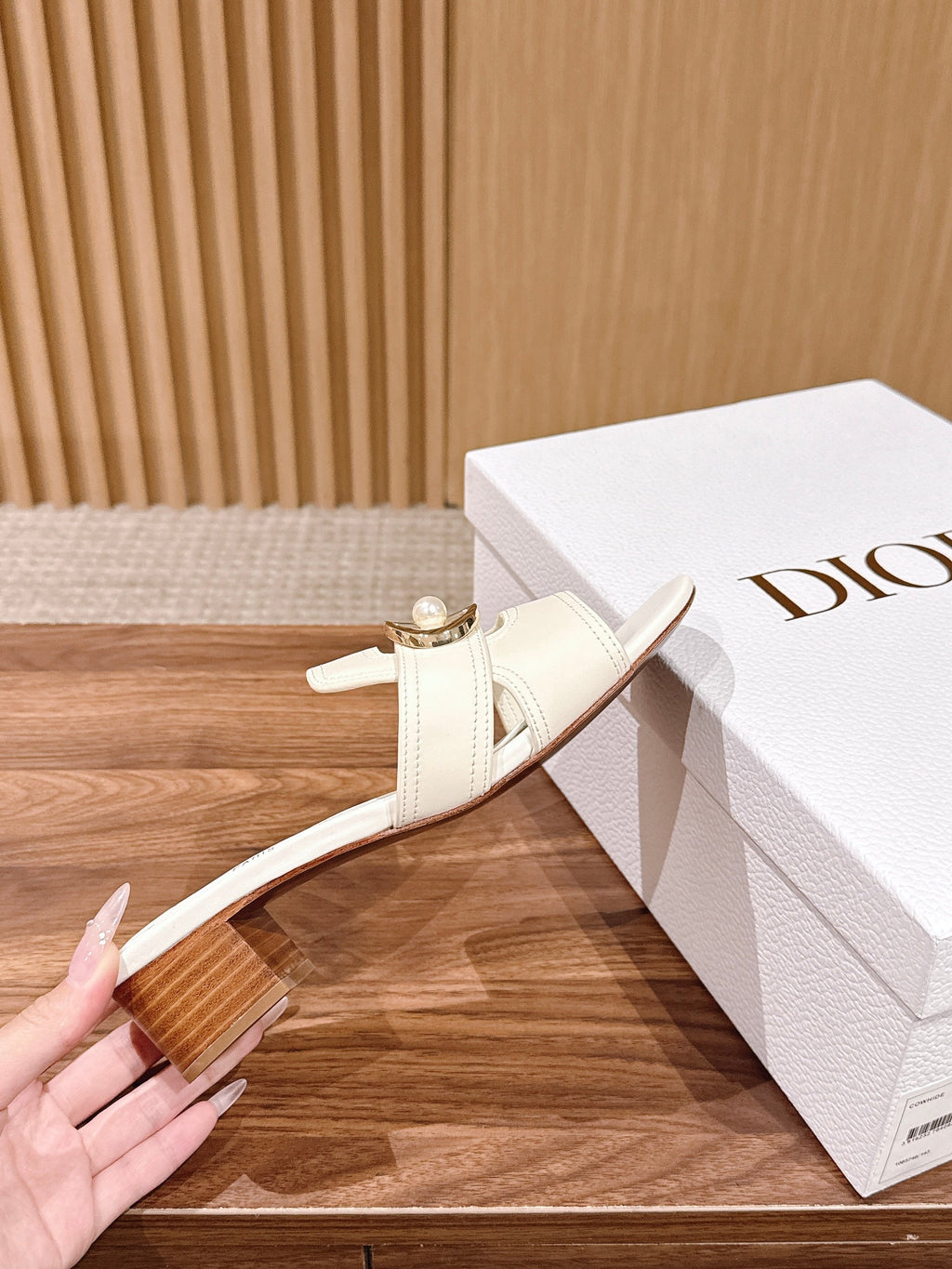 DIOR 26S LOW HEEL SLIDE SANDALS IN WHITE CALFSKIN GOLD PEARL BUCKLE