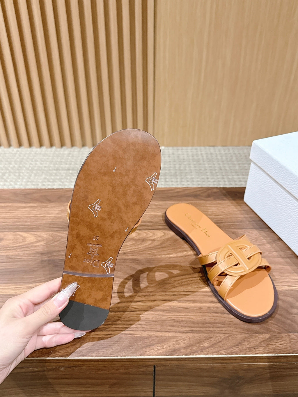 DIOR 26S SLIDE SANDALS IN CARAMEL BROWN CLUB WOVEN CALFSKIN