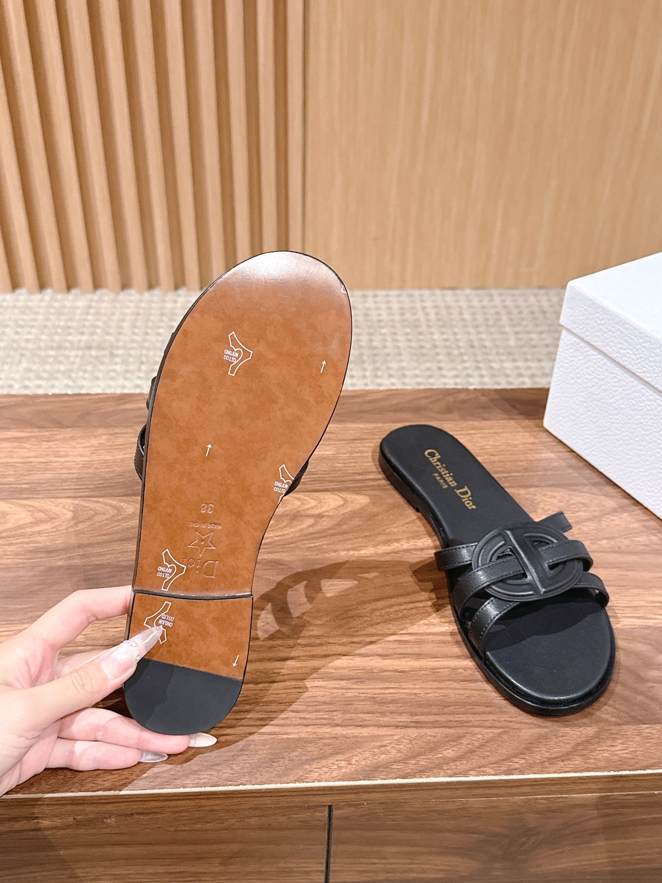 DIOR 26S SLIDE SANDALS IN BLACK CLUB WOVEN CALFSKIN