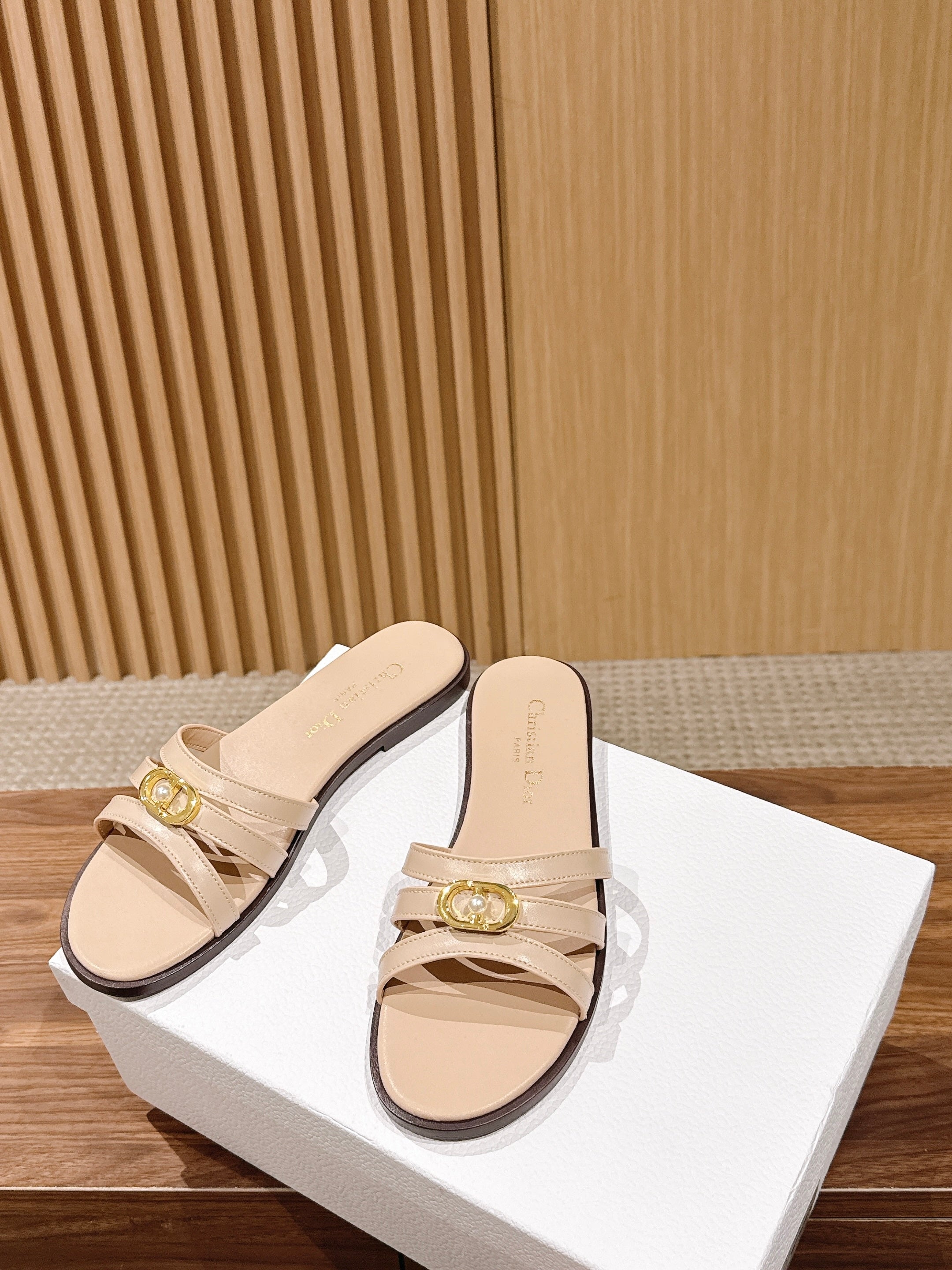 DIOR 26S MULTI STRAP SLIDE SANDALS IN BEIGE CALFSKIN GOLD BUCKLE