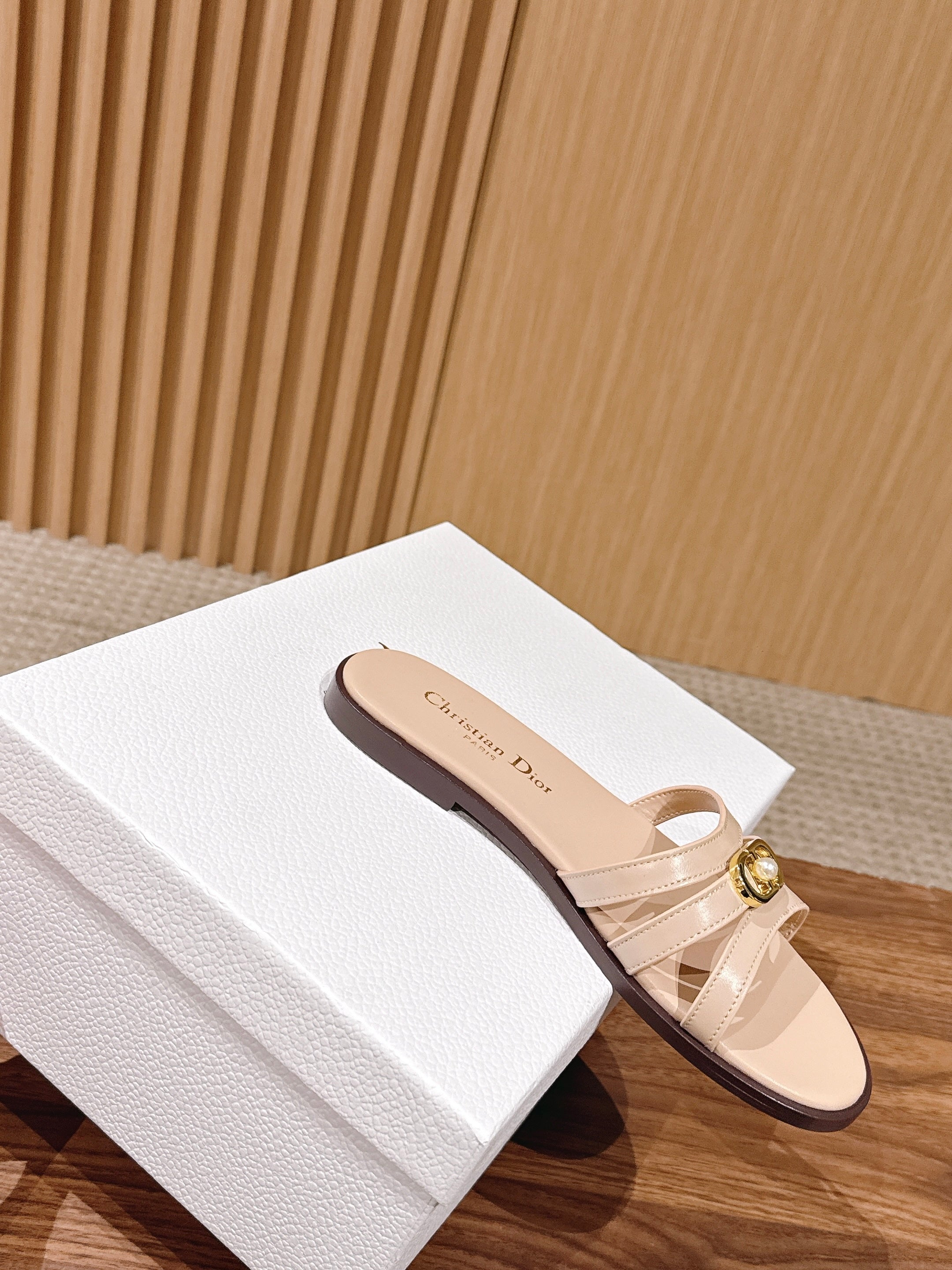DIOR 26S MULTI STRAP SLIDE SANDALS IN BEIGE CALFSKIN GOLD BUCKLE