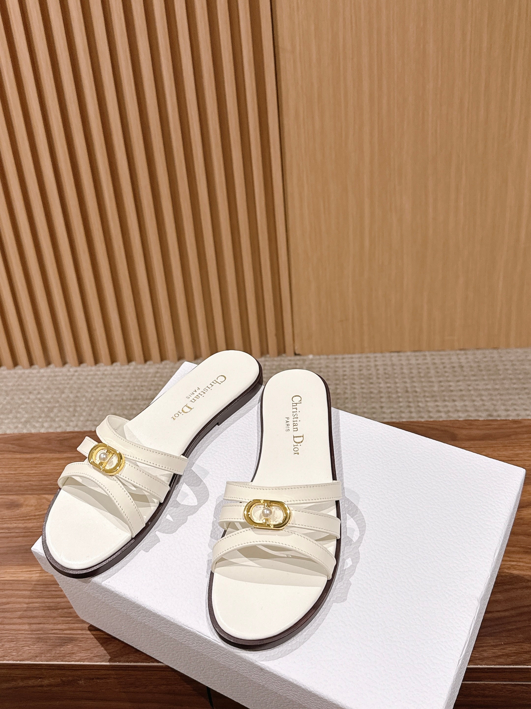 DIOR 26S MULTI STRAP SLIDE SANDALS IN WHITE CALFSKIN GOLD BUCKLE