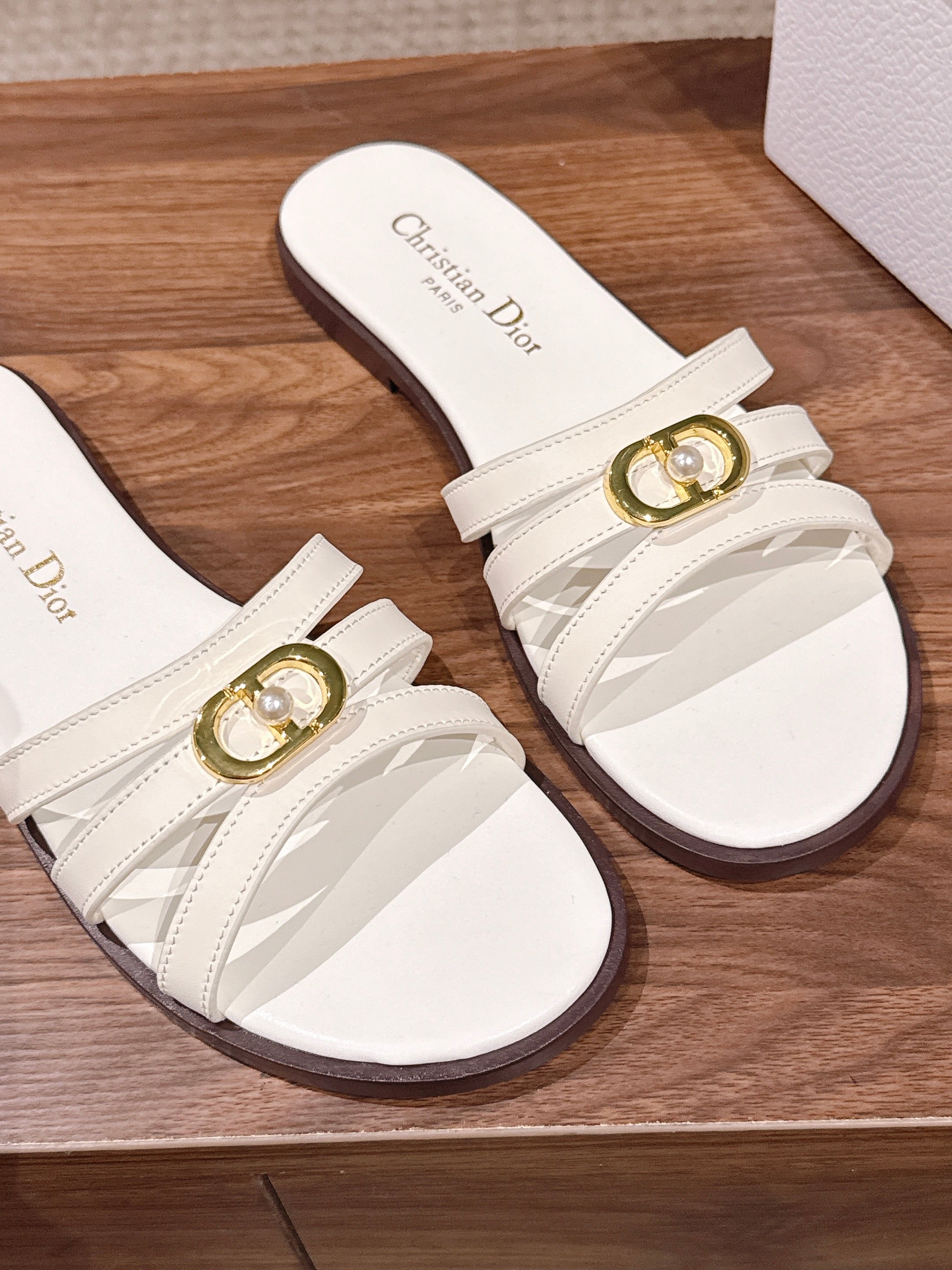 DIOR 26S MULTI STRAP SLIDE SANDALS IN WHITE CALFSKIN GOLD BUCKLE