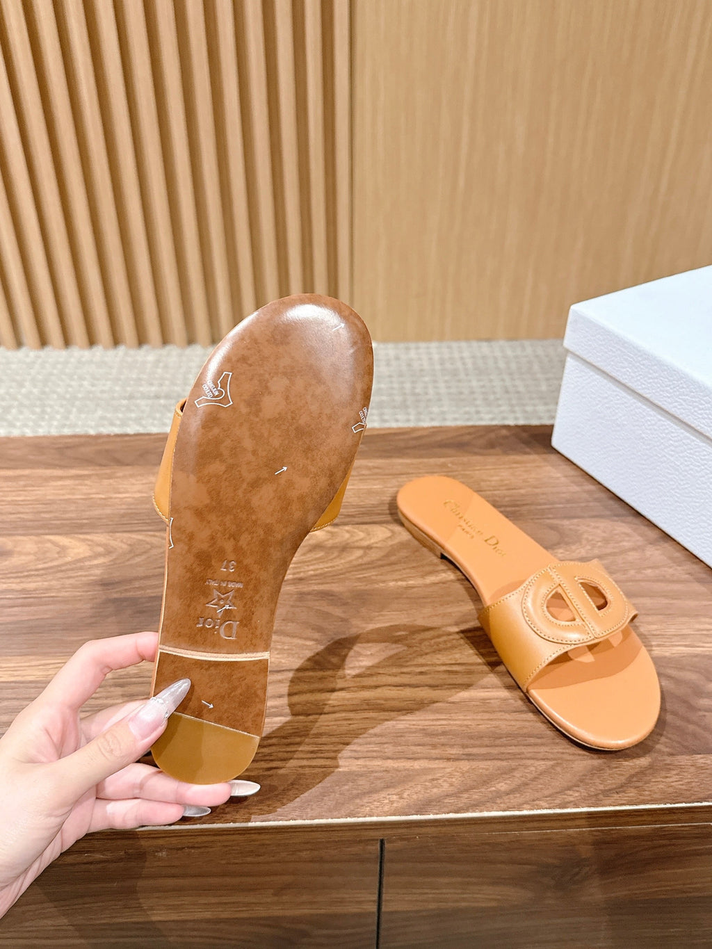 DIOR 26S SLIDE SANDALS IN CARAMEL BROWN CALFSKIN CD LOGO