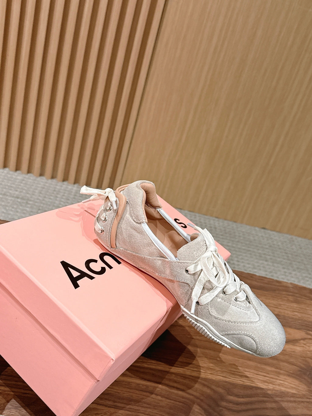 DIOR 26S LOW TOP SNEAKERS IN LIGHT PINK SUEDE