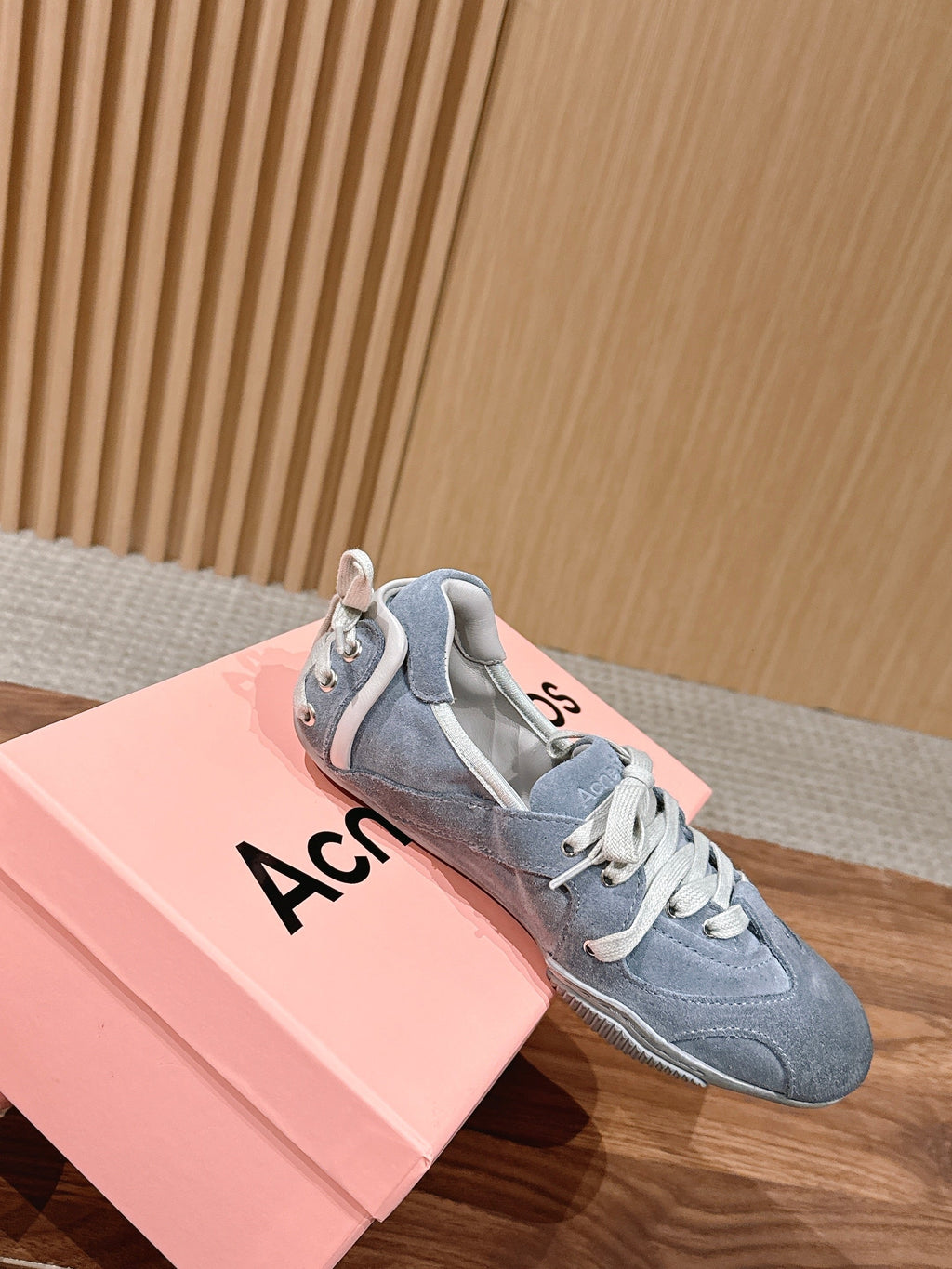 DIOR 26S LOW TOP SNEAKERS IN GREY SUEDE