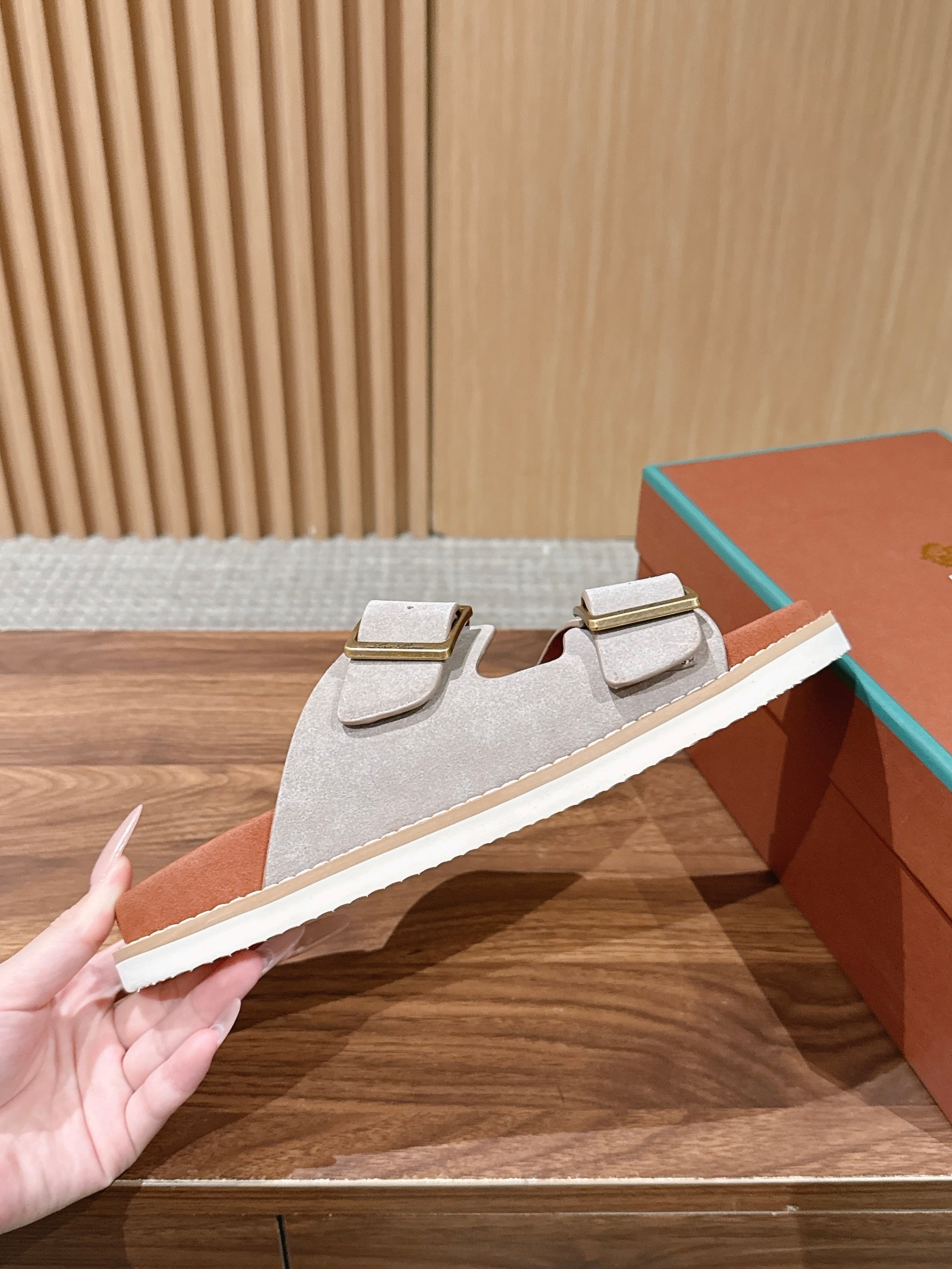 LP 26S DOUBLE BUCKLE SLIDES IN LIGHT GREY SUEDE GOLD HARDWARE