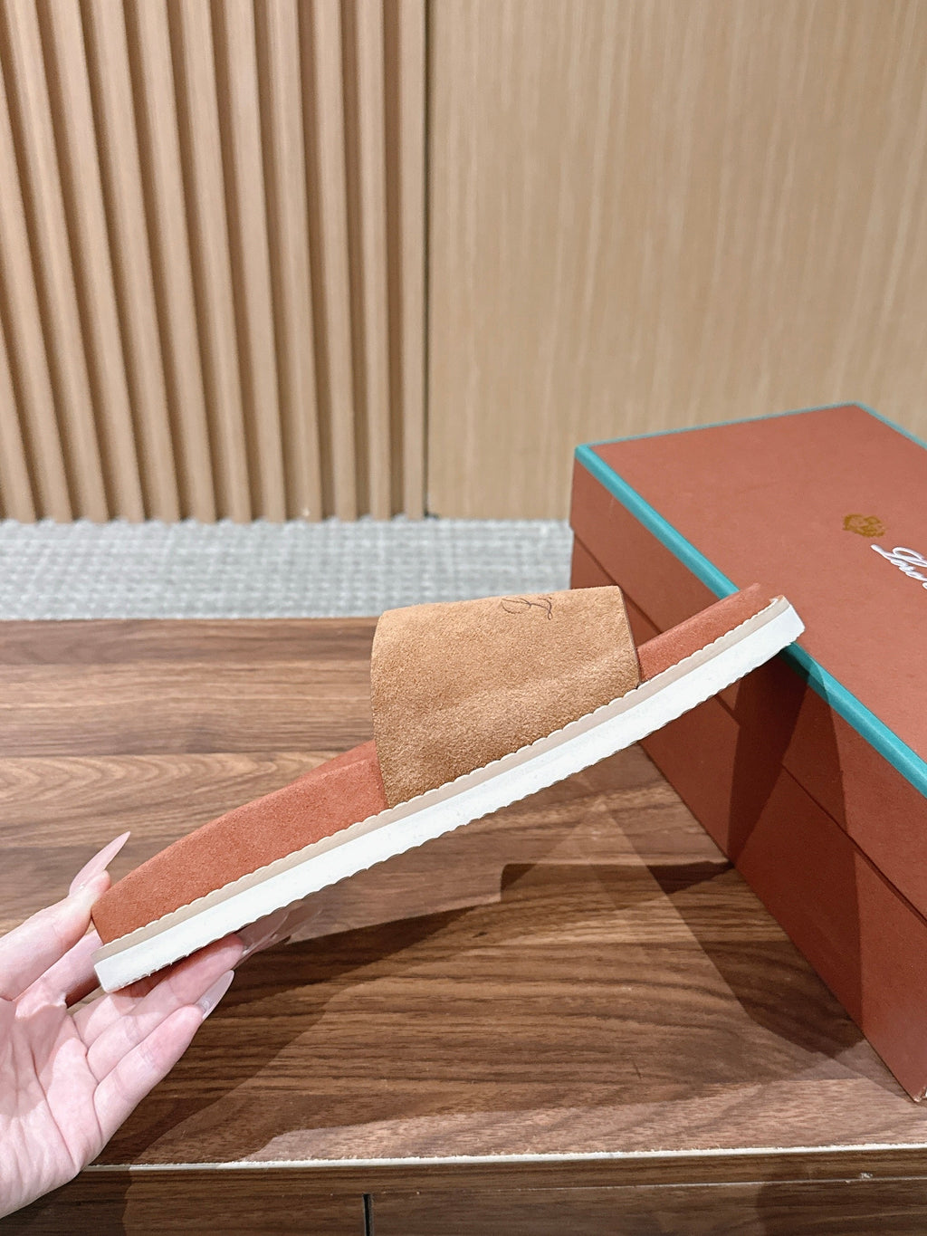 LP 26S SLIDES SANDAL IN BROWN SUEDE WITH LOGO