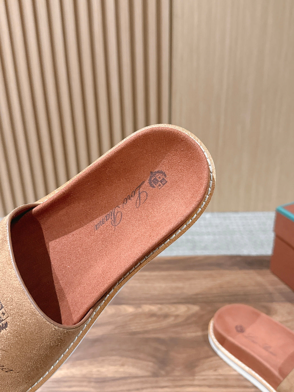 LP 26S SLIDES SANDAL IN BROWN SUEDE WITH LOGO