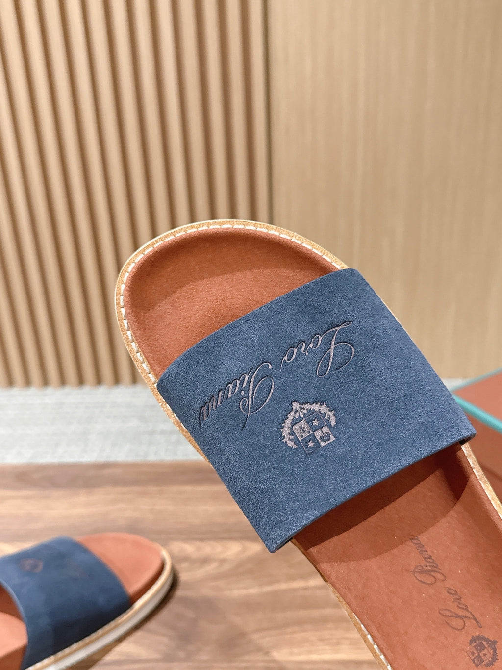 LP 26S SLIDES SANDAL IN NAVY BLUE SUEDE WITH LOGO