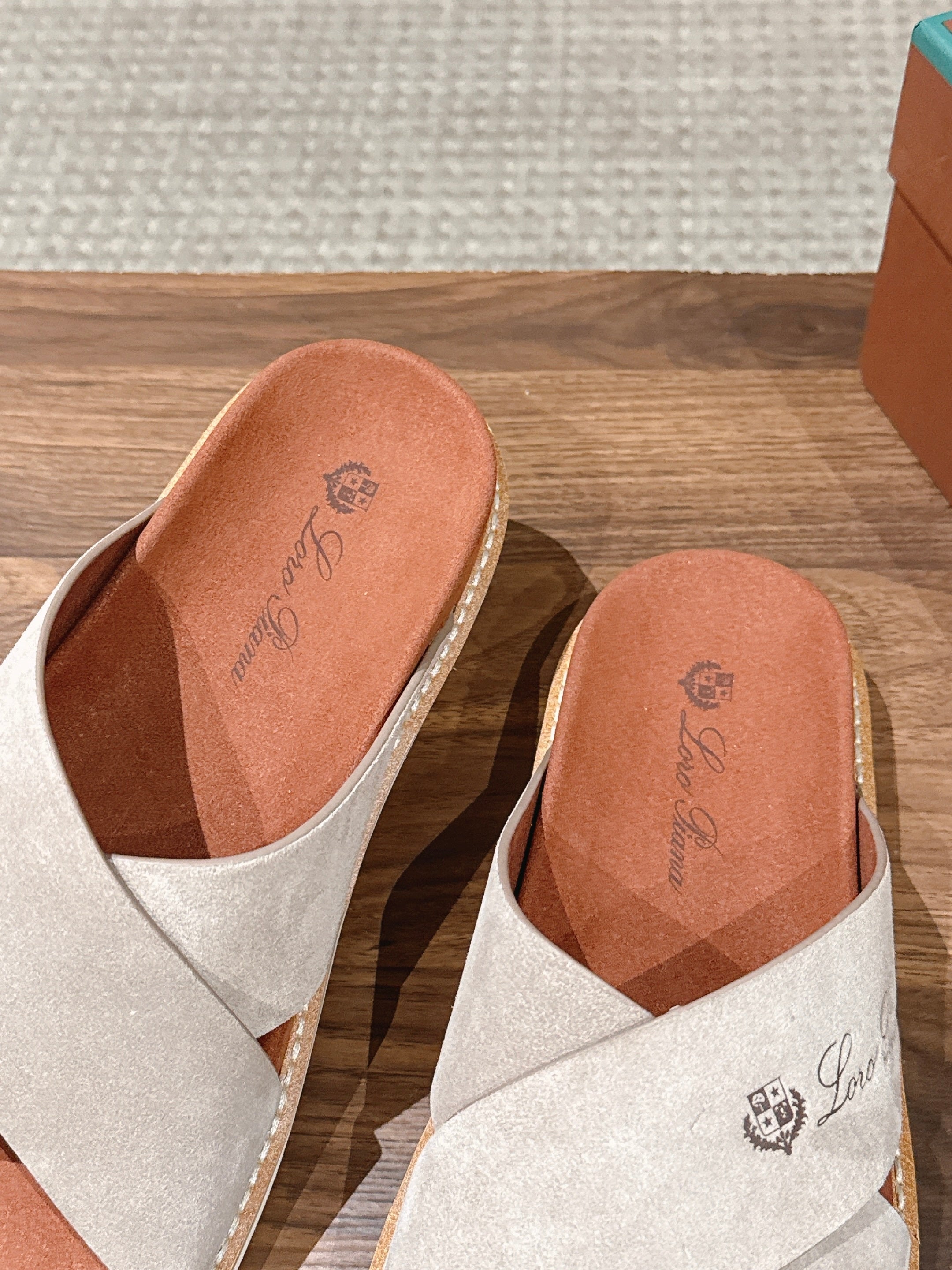 LP 26S CROSS STRAP SLIDES SANDAL IN LIGHT GREY SUEDE