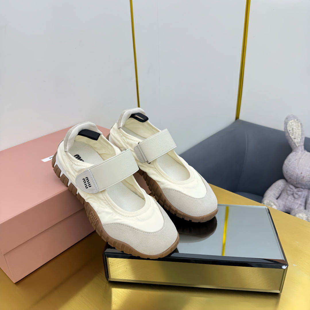 BALLERINAS SHOES IN OFF WHITE TYRE TECHNICAL FABRIC AND GREY SUEDE