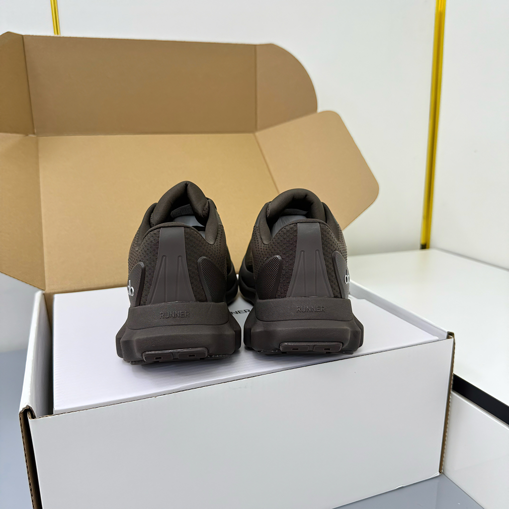 ALO 25S SNEAKER IN MOSS BROWN MESH FABRIC