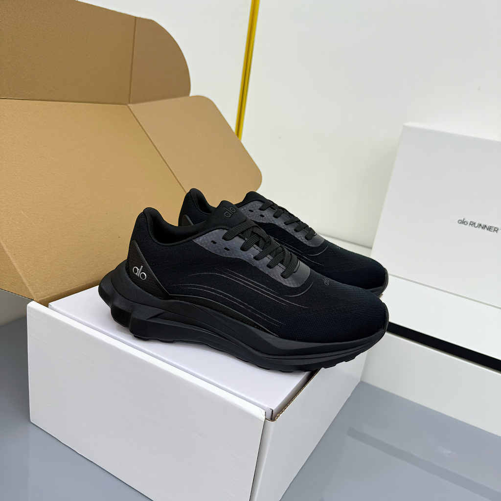 ALO 25S SNEAKER IN BLACK MESH FABRIC