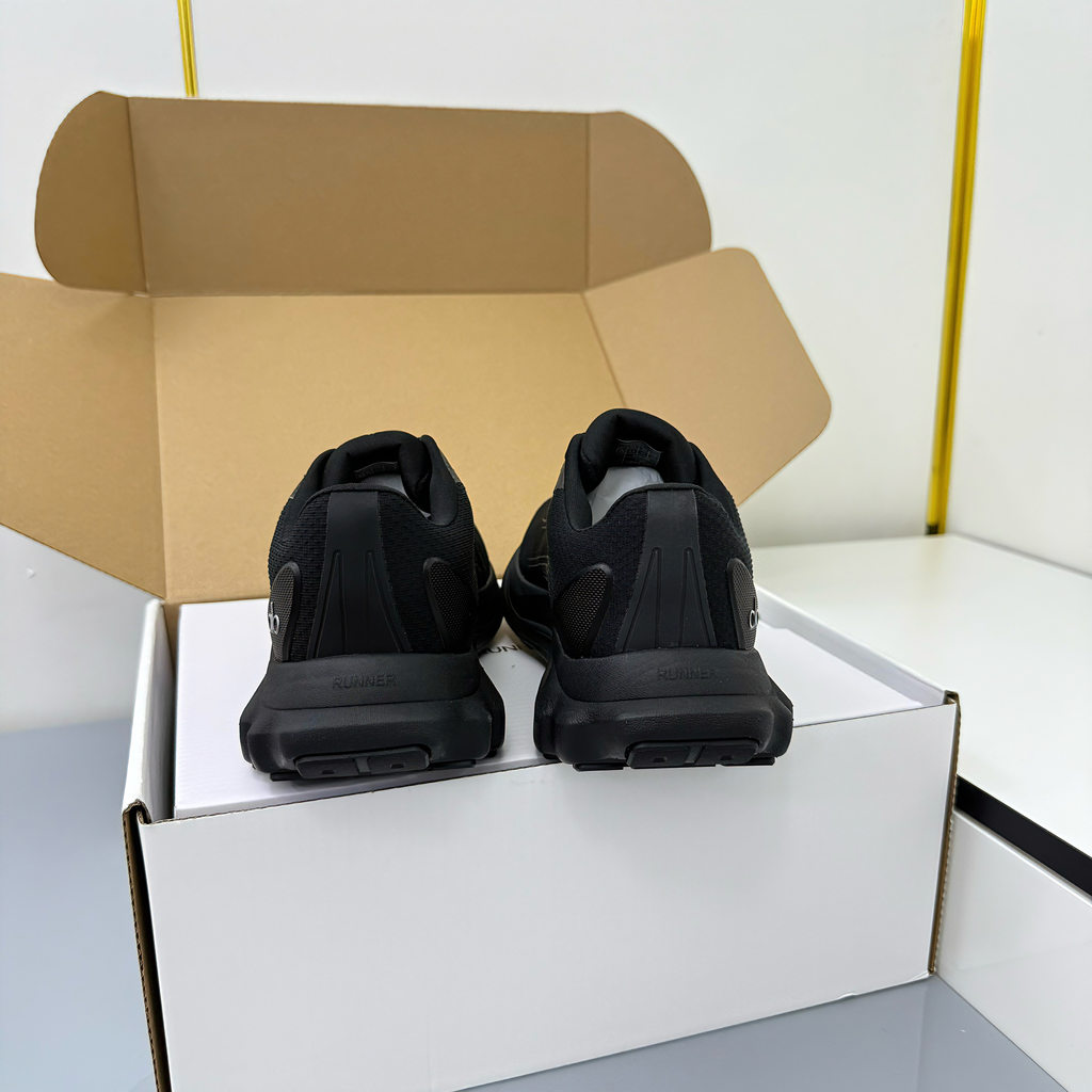 ALO 25S SNEAKER IN BLACK MESH FABRIC