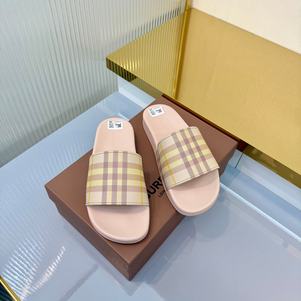 BURBERRY 26S SLIDES SANDAL IN LIGHT PINK CALFSKIN