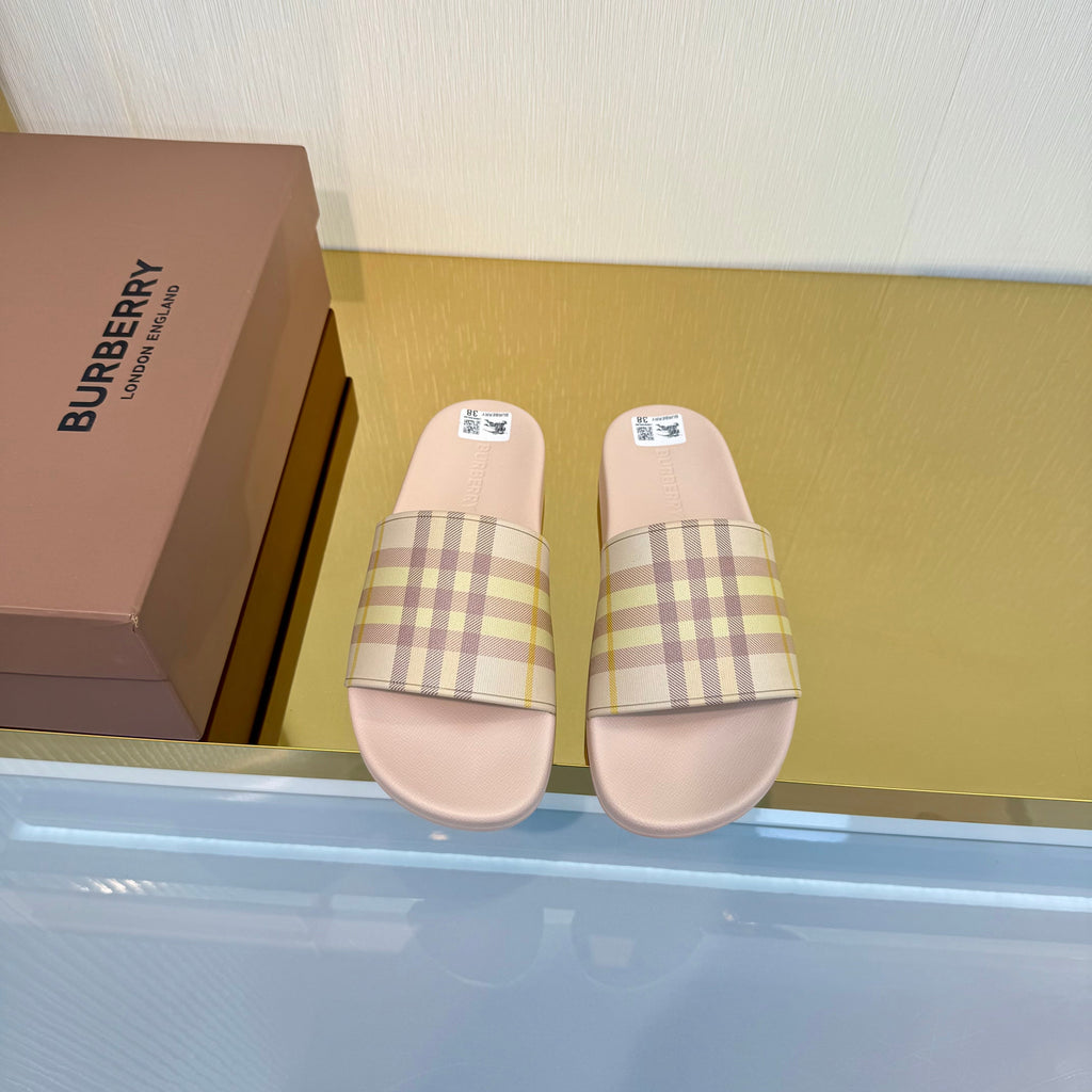 BURBERRY 26S SLIDES SANDAL IN LIGHT PINK CALFSKIN
