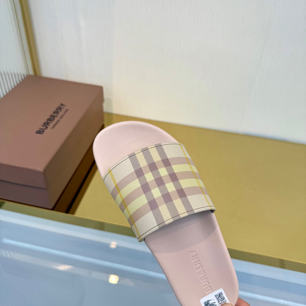 BURBERRY 26S SLIDES SANDAL IN LIGHT PINK CALFSKIN