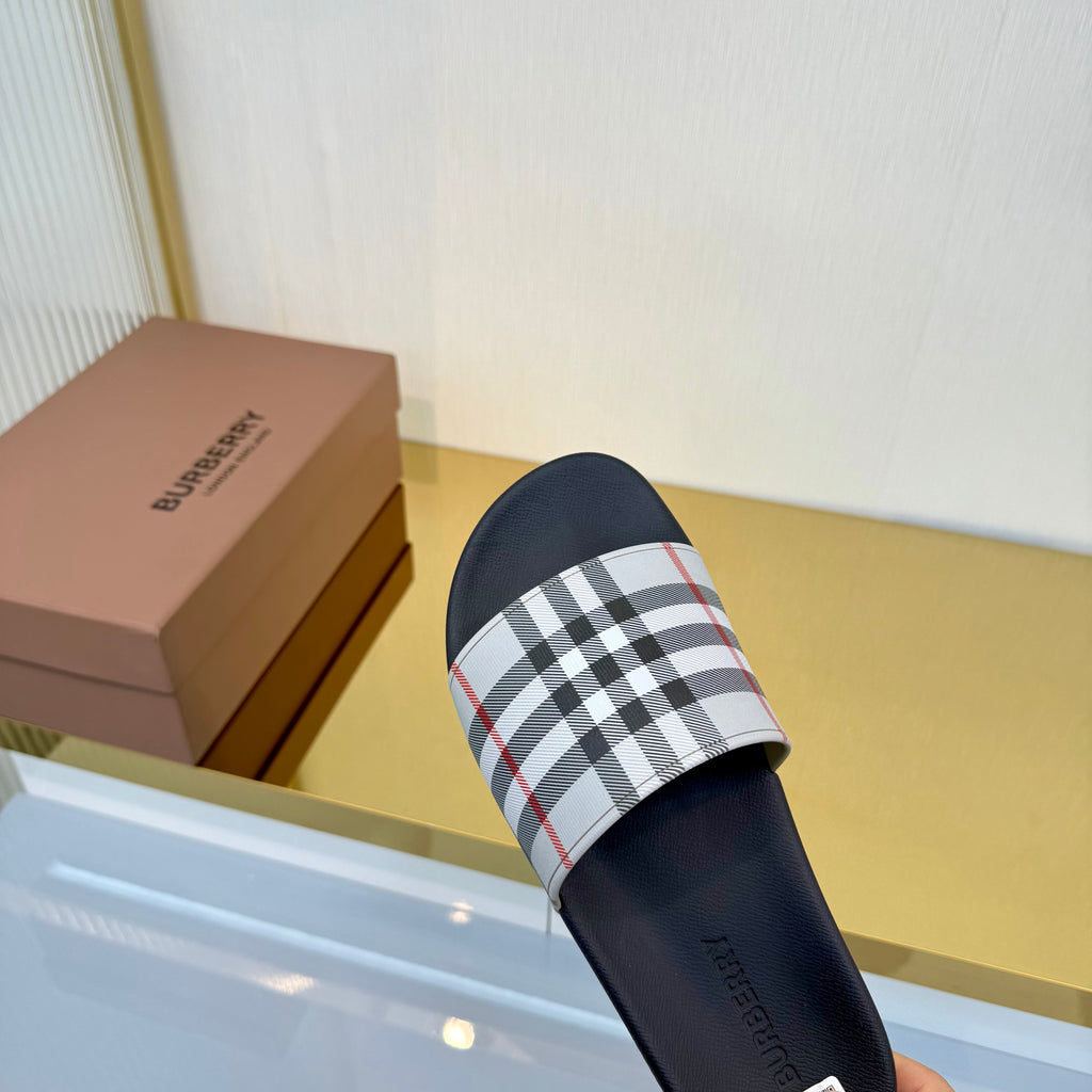 BURBERRY 26S SLIDES SANDAL IN GREY BLACK CALFSKIN