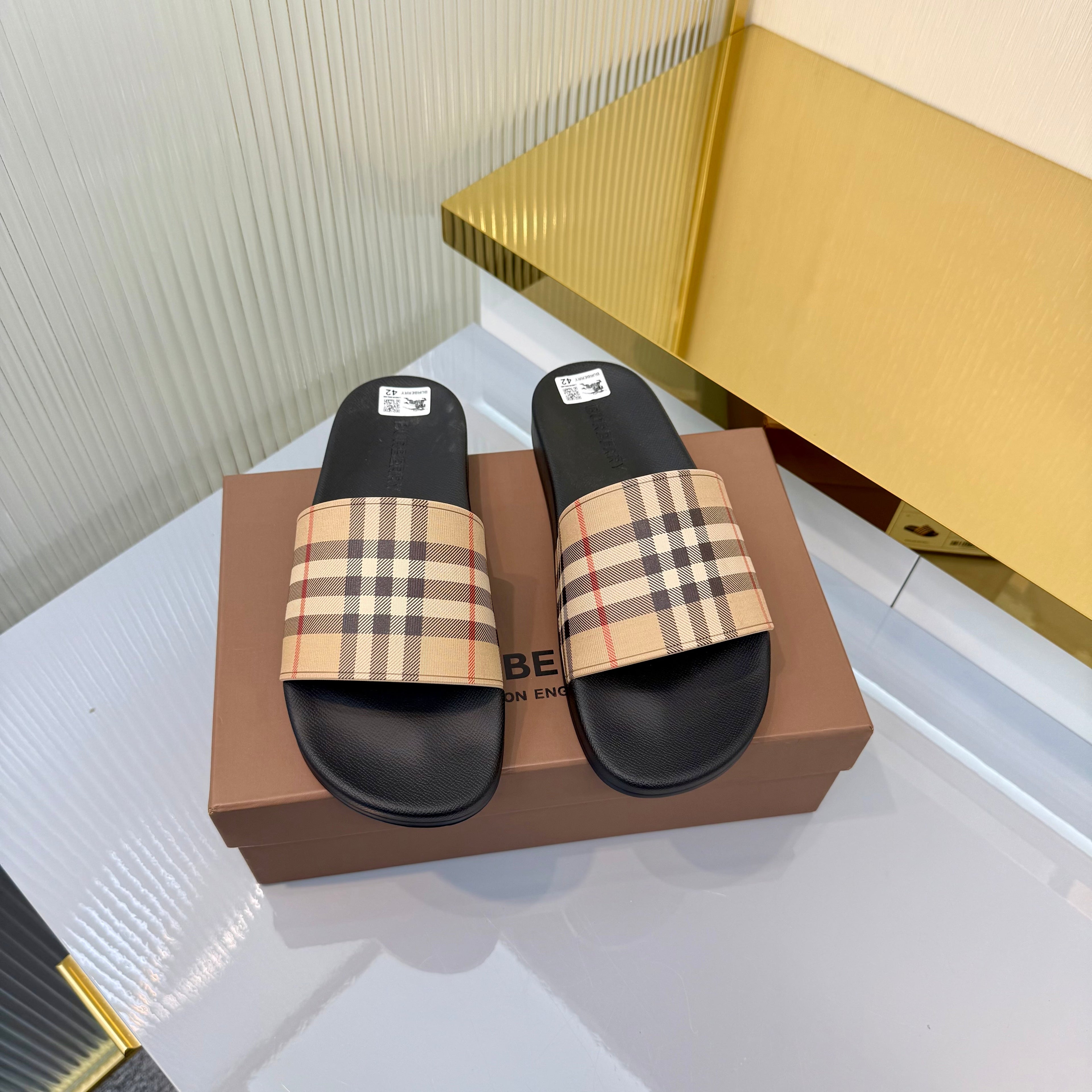 BURBERRY 26S SLIDES SANDAL IN BLACK BEIGE CALFSKIN