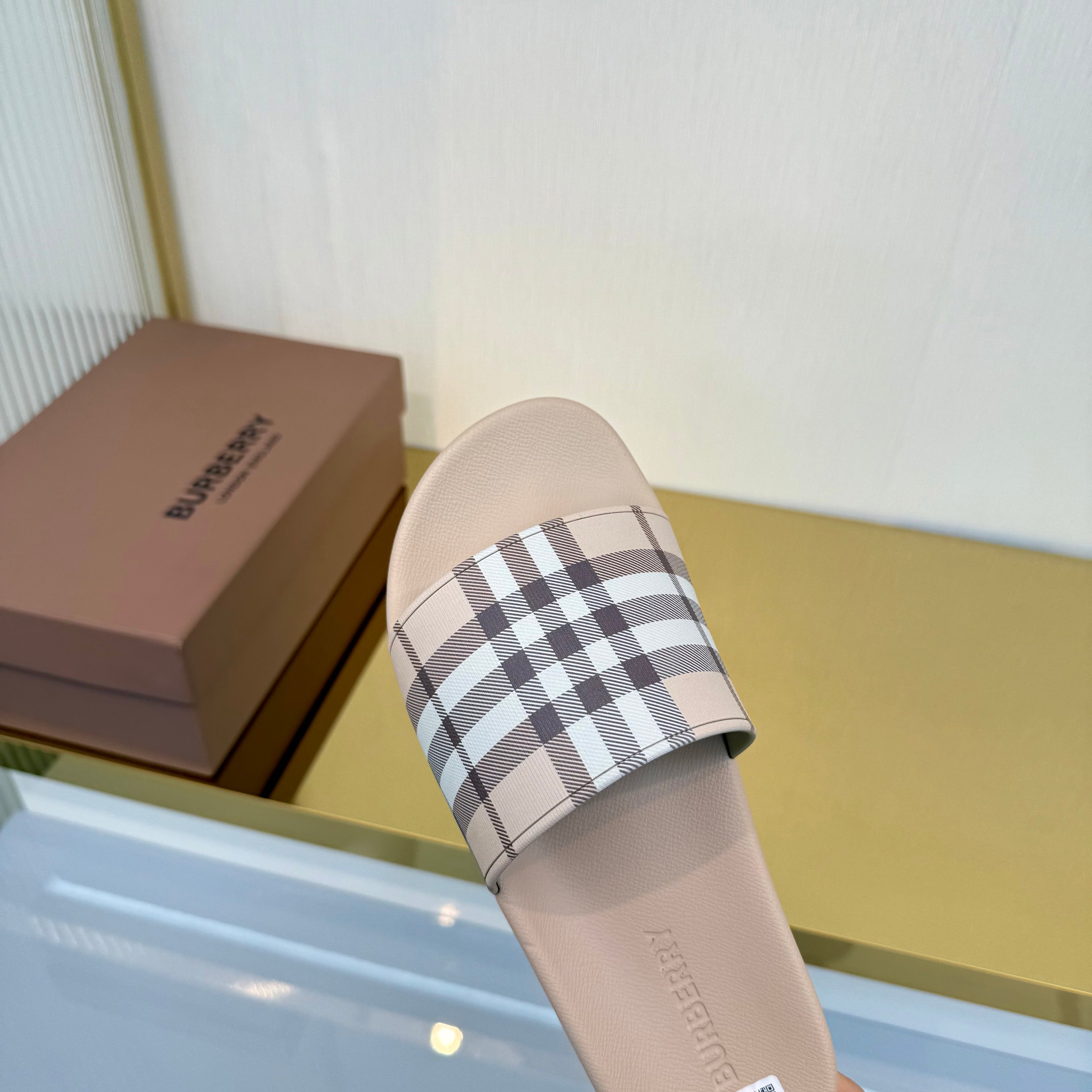 BURBERRY 26S SLIDES SANDAL IN NUDE BEIGE CALFSKIN
