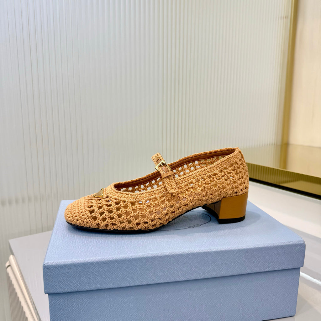 PRADA 26S LOGO PLAQUE CROCHET MARY JANE PUMPS 50MM IN BROWN WOVEN FIBER