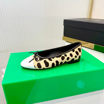 CHANEL 26S FLAT SHOES IN LIGHT YELLOW AND BLACK LEOPARD PRINT PONY HAIR