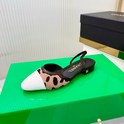 CHANEL 26S FLATS SLINGBACK IN WHITE PATENT CALFSKIN AND BEIGE PONY HAIR