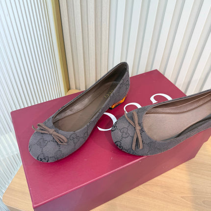 GUCCI 26S BALLET FLATS IN GREYISH BROWN GG CANVAS