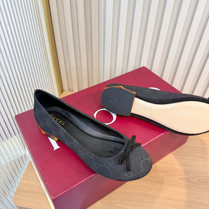 GUCCI 26S BALLET FLATS IN BLACK GG CANVAS