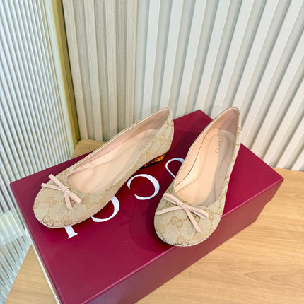 GUCCI 26S BALLET FLATS IN BEIGE GG CANVAS