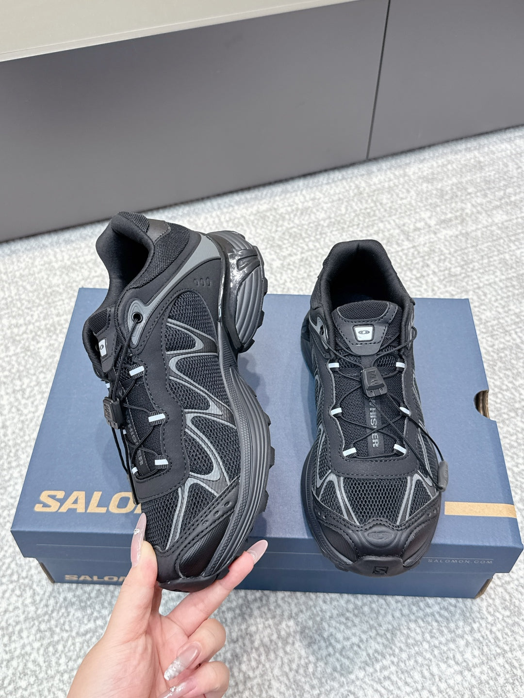 ALO 25S SALOMON XT WHISPER 40 MM IN BLACK MESH FABRIC