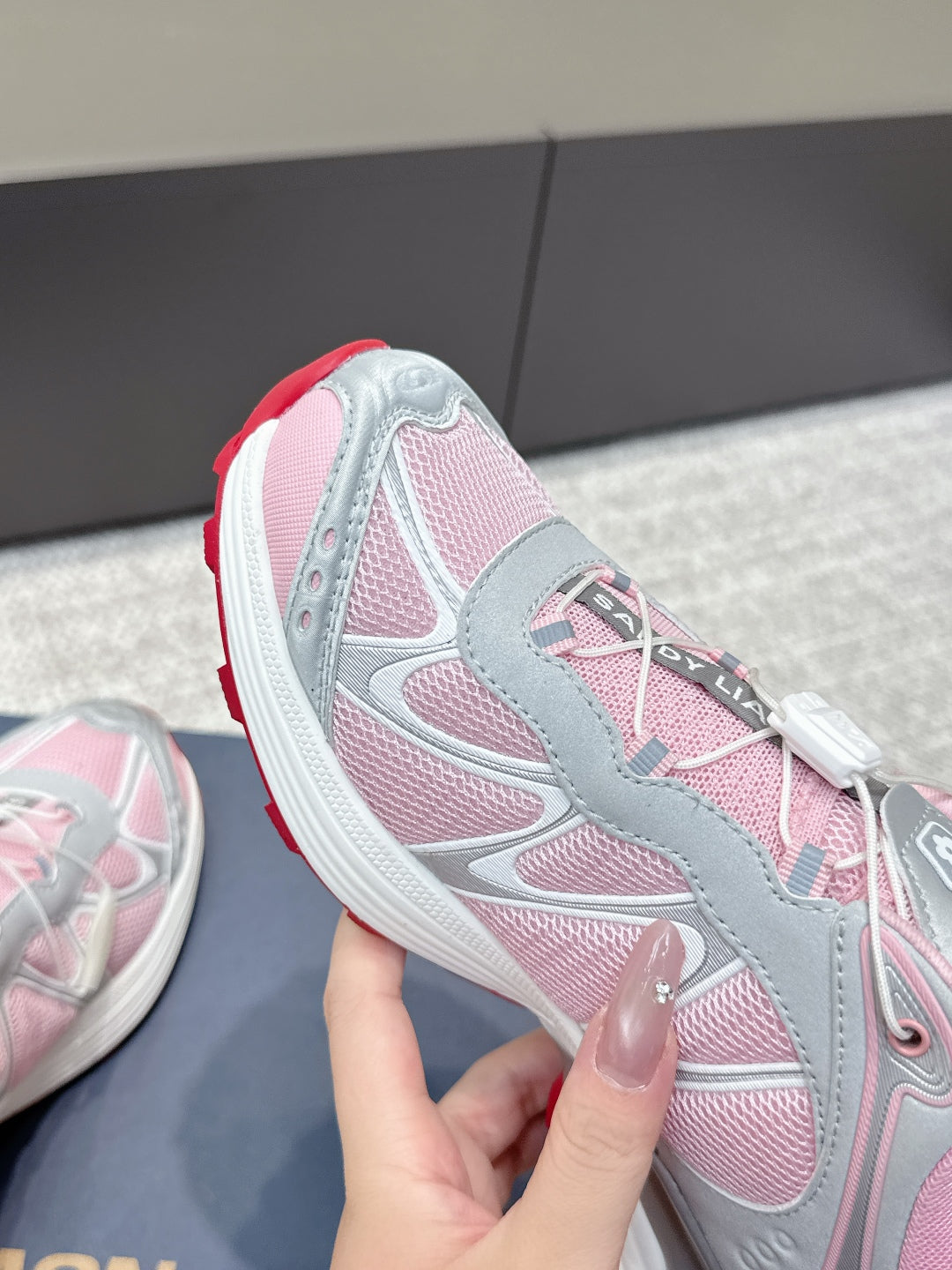ALO 25S SALOMON XT WHISPER 40 MM IN LIGHT PINK MESH FABRIC AND GREY LAMBSKIN