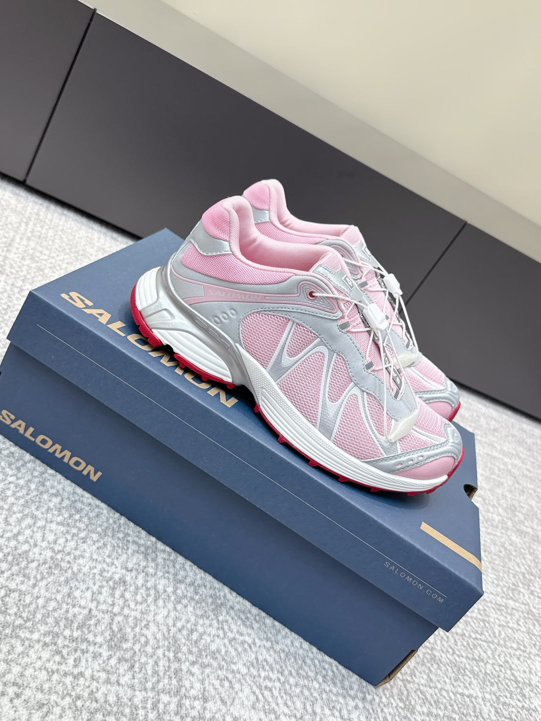 ALO 25S SALOMON XT WHISPER 40 MM IN LIGHT PINK MESH FABRIC AND GREY LAMBSKIN