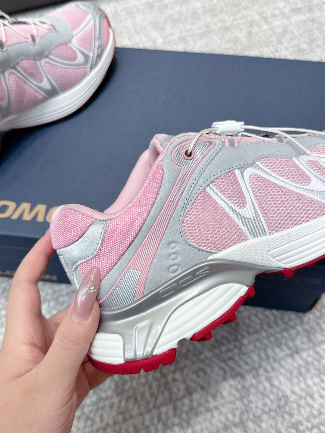ALO 25S SALOMON XT WHISPER 40 MM IN LIGHT PINK MESH FABRIC AND GREY LAMBSKIN