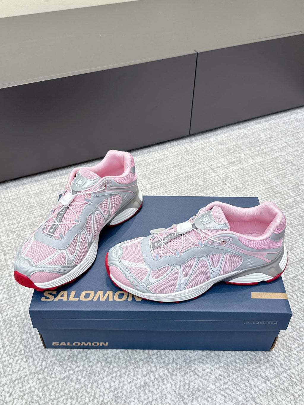 ALO 25S SALOMON XT WHISPER 40 MM IN LIGHT PINK MESH FABRIC AND GREY LAMBSKIN