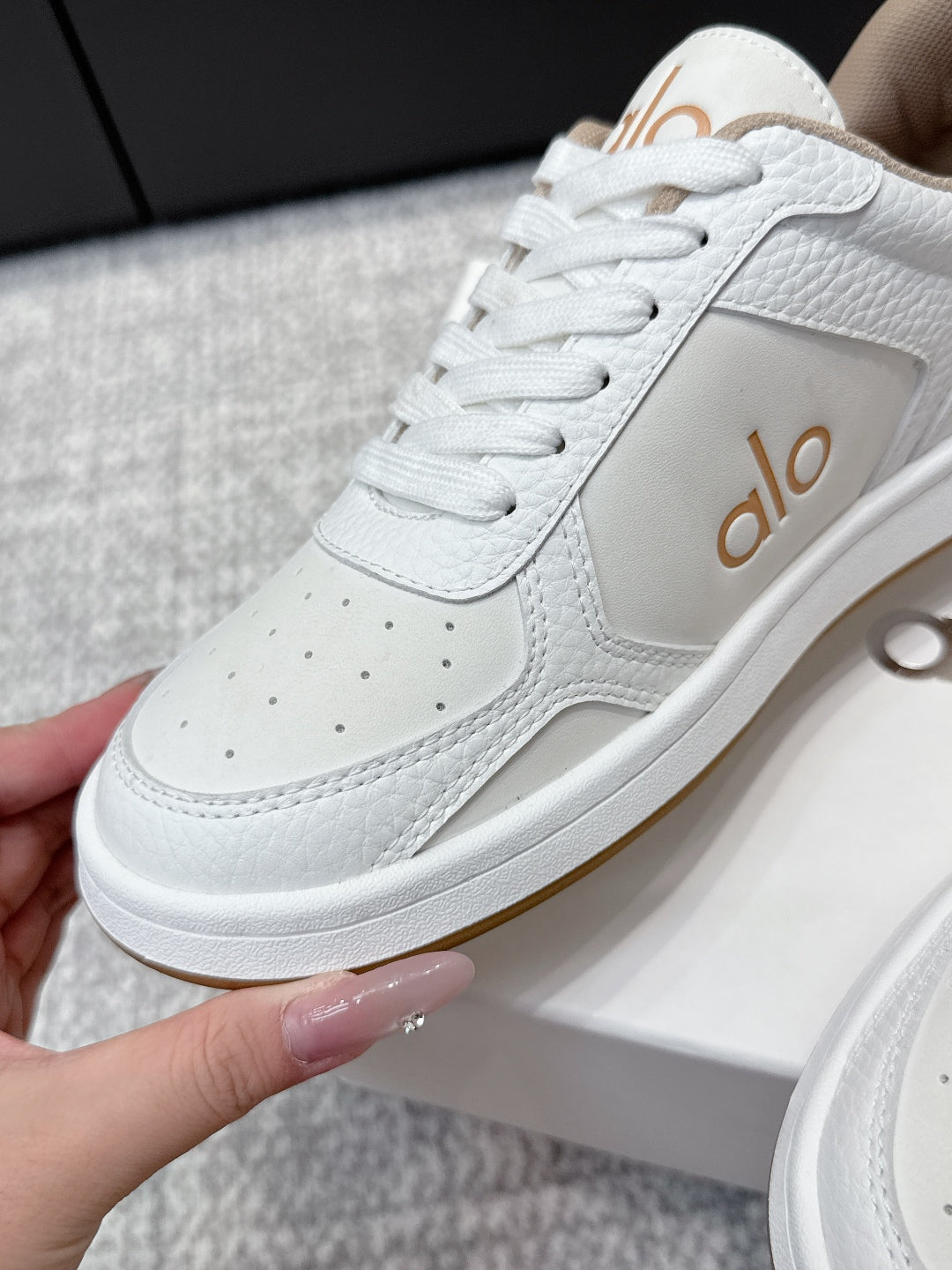 ALO 25S SNEAKER IN WHITE LAMBSKIN