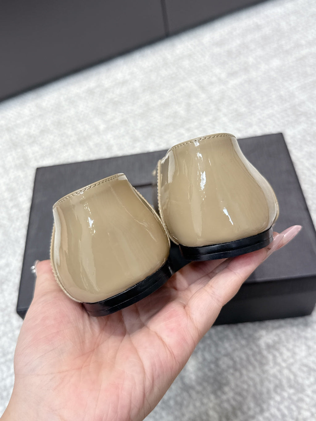 YSL 25S FLAT SHOES IN DARK BEIGE LAMBSKIN