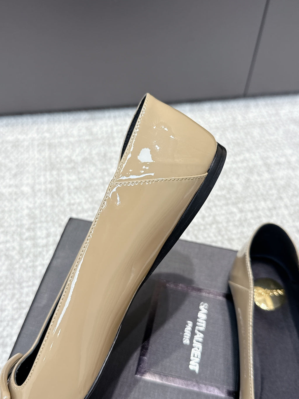 YSL 25S FLAT SHOES IN DARK BEIGE LAMBSKIN