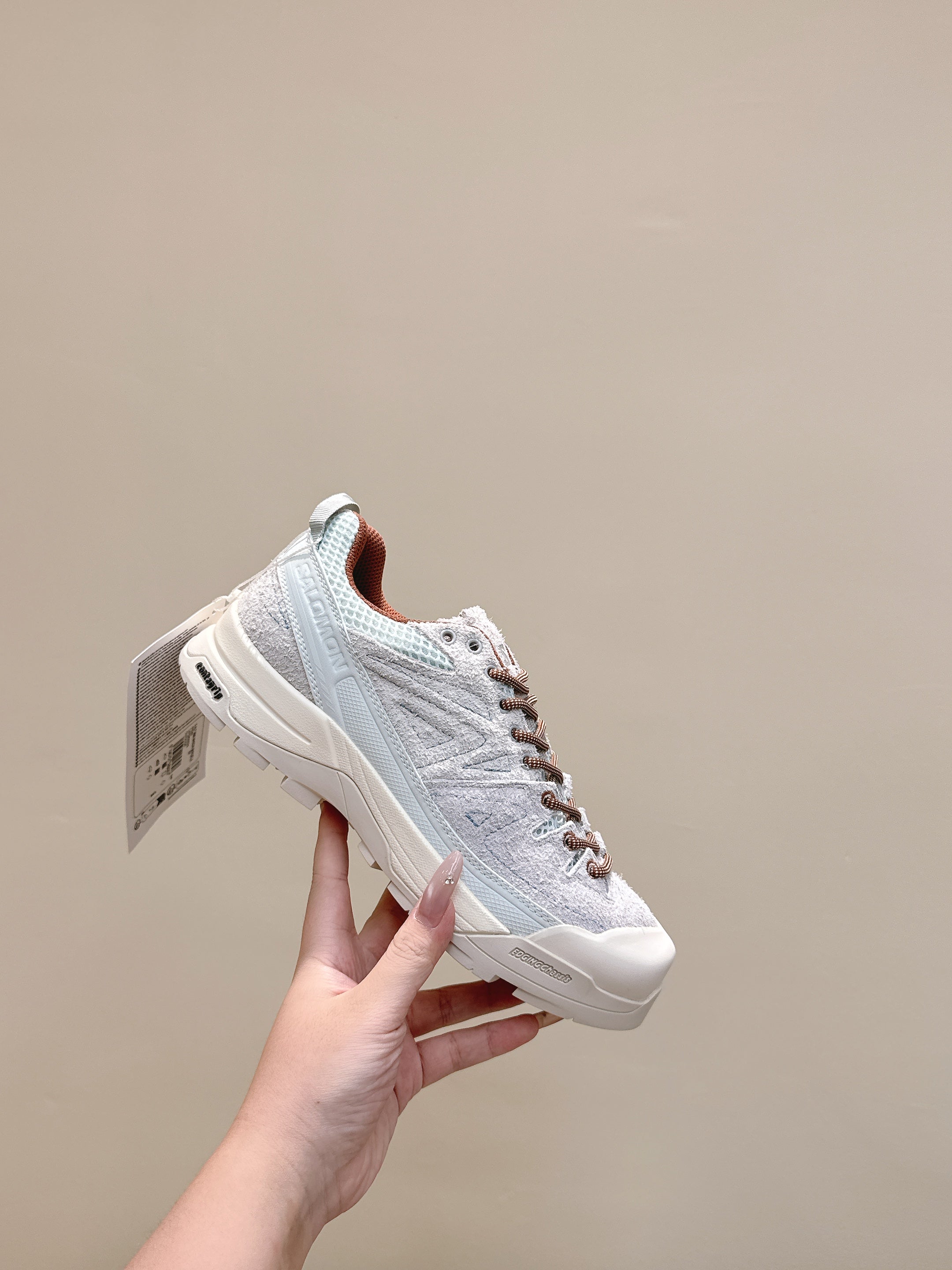 ALO 25S SALOMON X-ALP LTR SNEAKER IN SKY BLUE AND LIGHT GREY SUEDE
