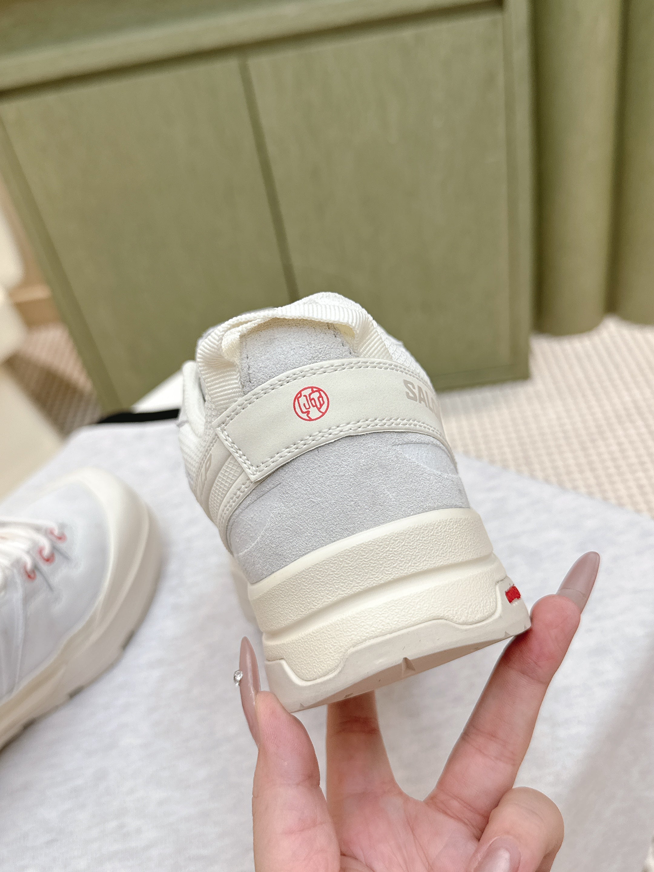 ALO 25S SALOMON X-ALP PANHUI SNEAKER IN WHITE SUEDE